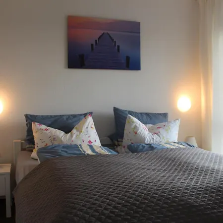 Martje Vom Deich, Kalifornien, Erste Strandreihe * Schönberg in Holstein