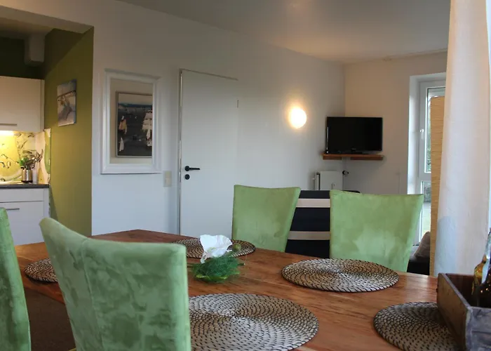 Martje Vom Deich, Kalifornien, Erste Strandreihe * Schönberg in Holstein